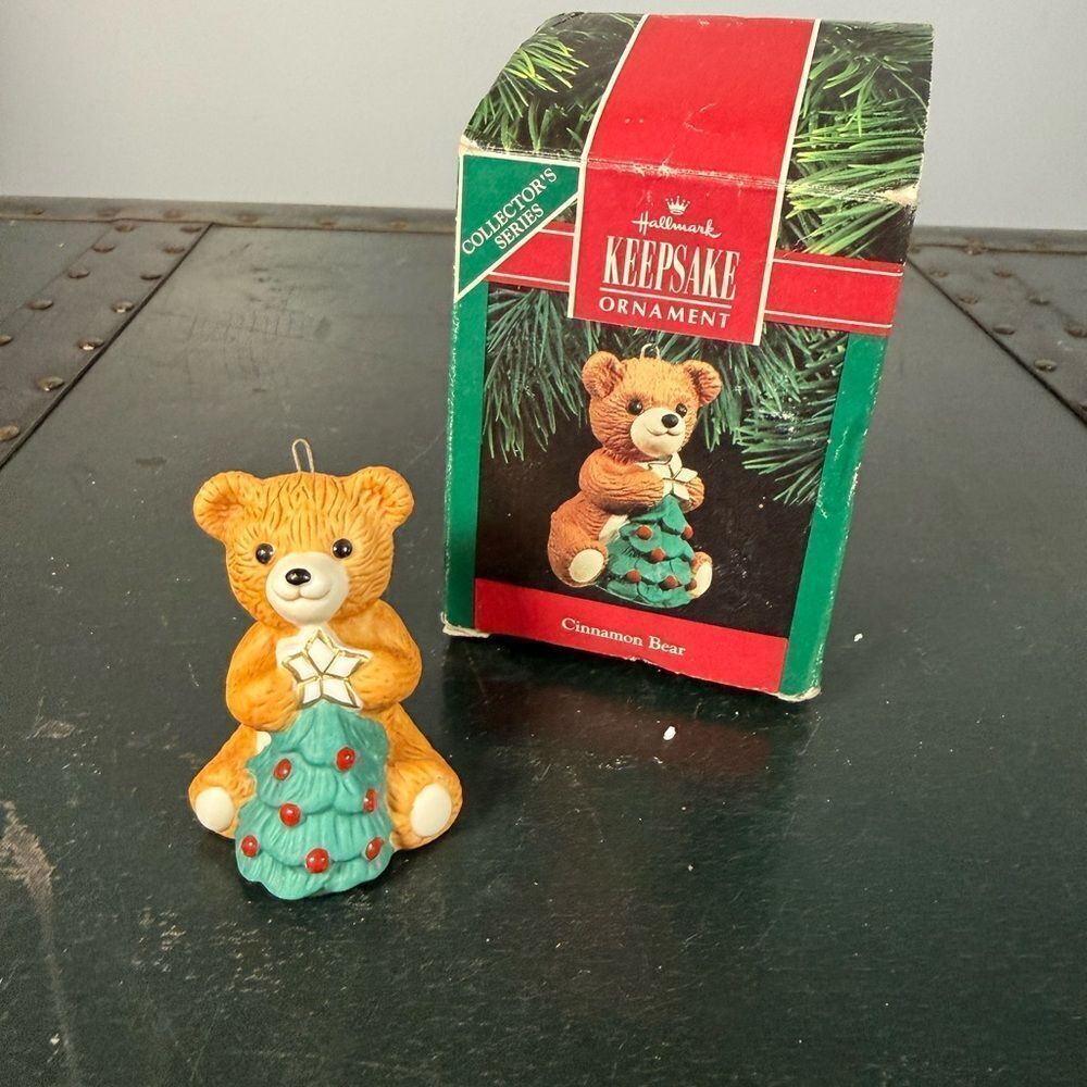 Vintage 1989 Hallmark Keepsake Ornament CINNAMON BEAR